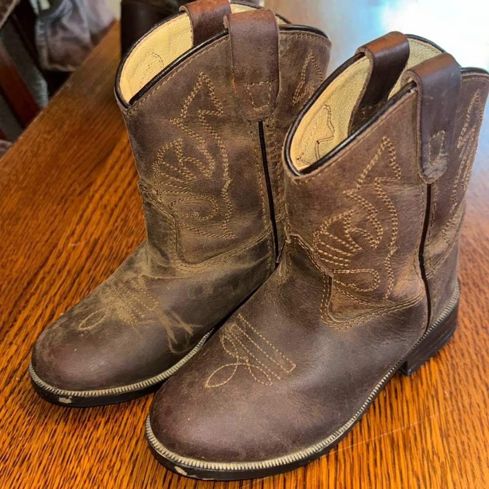 Lightly used masterson size 7 boot.
